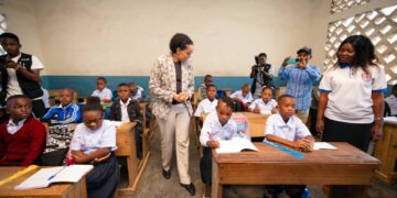 Éducation nationale : la ministre Raïssa Malu à Boma pour s&rsquo;assurer de l&rsquo;effectivité de la rentrée scolaire