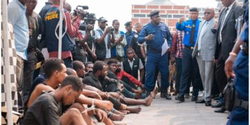 Opération NDOBO : la Police de Kinshasa présente 32 présumés criminels au VPM Shabani