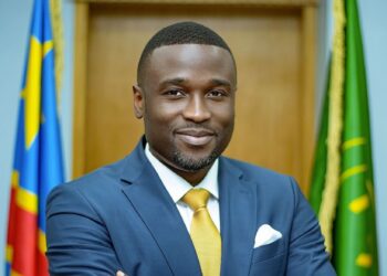 RDC : Seth Kikuni arrêté à l&rsquo;aéroport de Ndjili, après son alliance avec Kabila à Nairobi