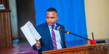 Kasaï-Oriental : l’Assemblée provinciale adopte ses tout premiers édits de la mandature, initiatives du député Hilaire Ntendayi