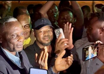 RDC : en itinérance dans le Grand Kasaï, le ministre des infrastructures John Banza accueilli avec faste à Mbujimayi