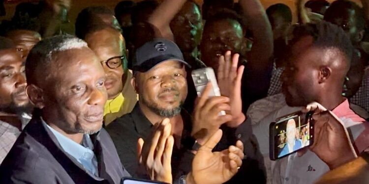 RDC : en itinérance dans le Grand Kasaï, le ministre des infrastructures John Banza accueilli avec faste à Mbujimayi