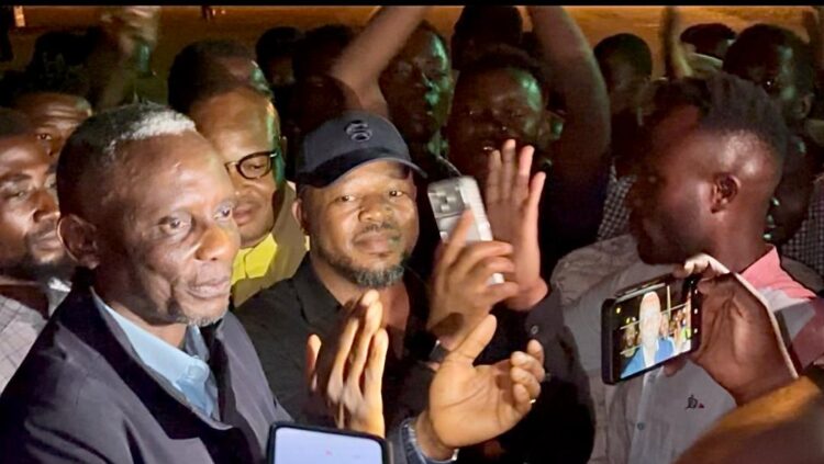 RDC : en itinérance dans le Grand Kasaï, le ministre des infrastructures John Banza accueilli avec faste à Mbujimayi