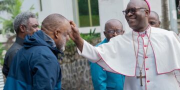 RDC – Patrick Muyaya démonte le « mensonge » de Mgr Muteba : « Il n’existe ni accord de 99 ans ni bradage des ressources »