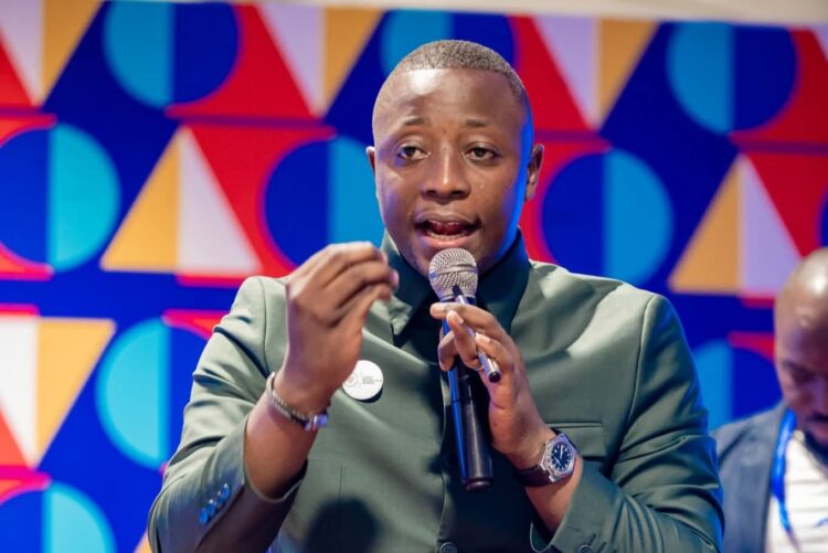 RDC : Au Symposium de la Jeunesse du Lualaba, Claude Mbuyi prêche l’unité, la solidarité et l’engagement citoyen