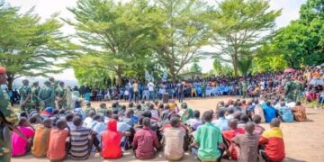 Crise à Kouamouth : L’ONG AJDDH alerte sur le calvaire de 280 000 déplacés