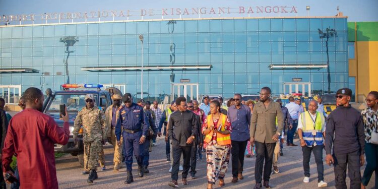 Tshopo : l’aéroport international de Kisangani pleinement opérationnel, le gouverneur Lendongolia rassure la population