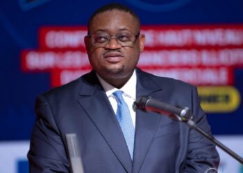 RDC – Doudou Fwamba rassure les fonctionnaires : « le Gouvernement dispose des moyens nécessaires pour faire face à ses obligations »