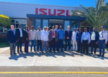 Infrastructures : depuis Port Elizabeth, John Banza Lunda accélère l’acheminement de 1 000 engins vers la RDC