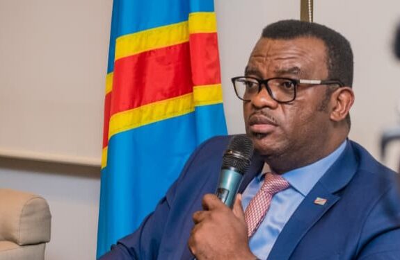 RDC : l&rsquo;ONG « Soutenons l’État de droit » dénonce des incidents protocolaires impliquant le Vice-Premier ministre Jean-Pierre Lihau en Mongala et ayant porté atteinte à la dignité de l’État