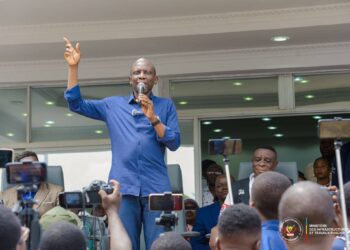 Kwilu : John Banza en inspection des infrastructures en prélude de la conférence des gouverneurs