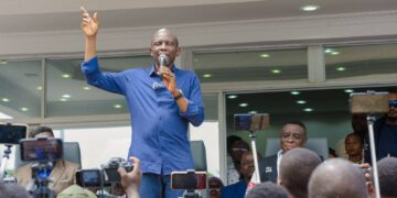 Kwilu : John Banza en inspection des infrastructures en prélude de la conférence des gouverneurs