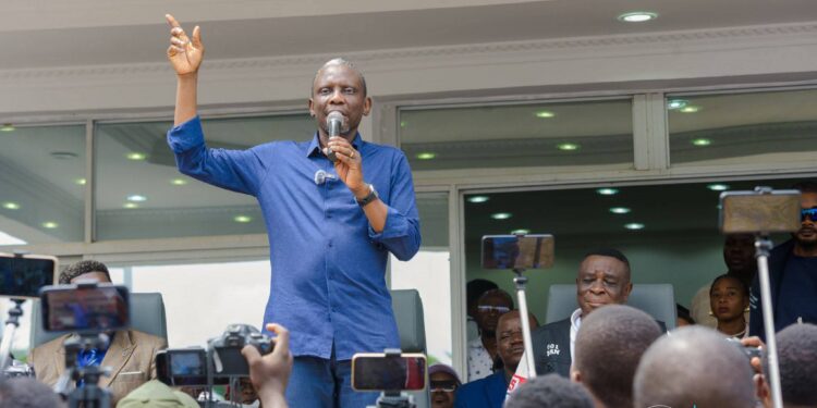 Kwilu : John Banza en inspection des infrastructures en prélude de la conférence des gouverneurs