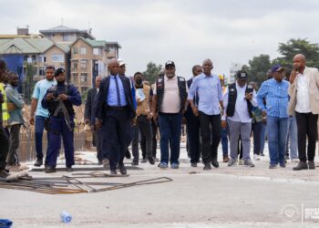 Kinshasa : John Banza Lunda inspecte 12 chantiers d’urgence et accélère la riposte contre les érosions