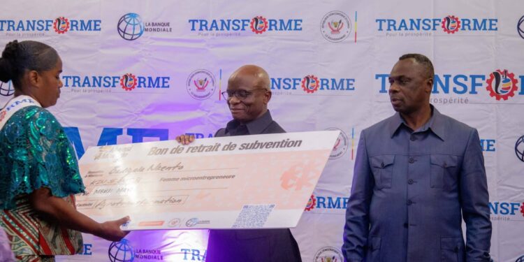 Kasaï-oriental : Projet Transforme, les Femmes micro entrepreneures reçoivent des subventions pour leur autonomisation économique