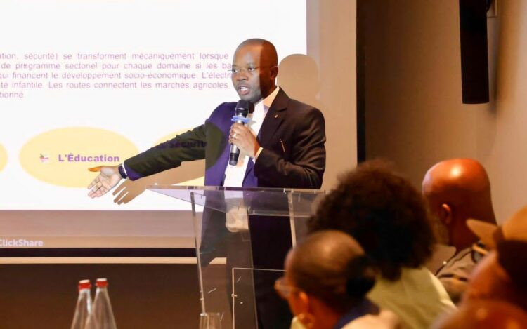 RDC – Politique : A Paris, Man David Kiala dévoile la vision du parti « Avançons » à la diaspora congolaise