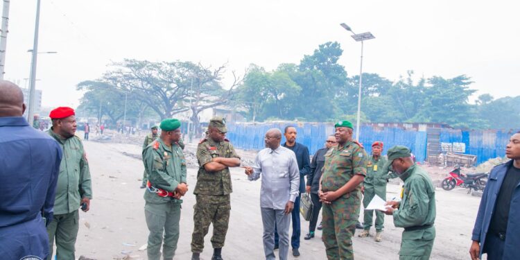 Kinshasa : assainissement autour de Zando, l’armée mobilisée, Muadiamvita en inspection