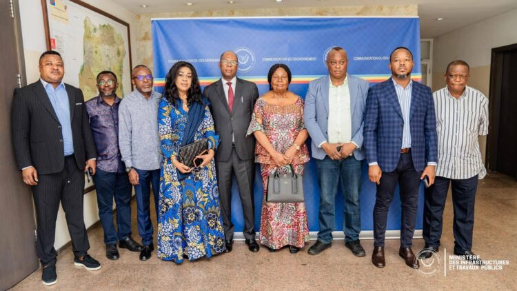RDC : le caucus des députés nationaux du Kasaï-Oriental exige des solutions urgentes à John Banza Lunda pour relancer, stabiliser et réhabiliter les routes provinciales et projets structurants