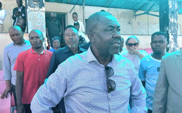 Présidence de la FECOFA : Véron Mosengo-Omba lance sa campagne au Kasaï-Oriental et promet la réhabilitation des infrastructures sportives