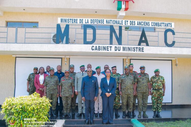 RDC – Burundi : Guy Kabombo en mission à Bujumbura pour renforcer la coopération militaire