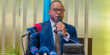 Code de la route en RDC : Tobie Kayumbi présente une réforme ambitieuse pour plus de sécurité et de fluidité