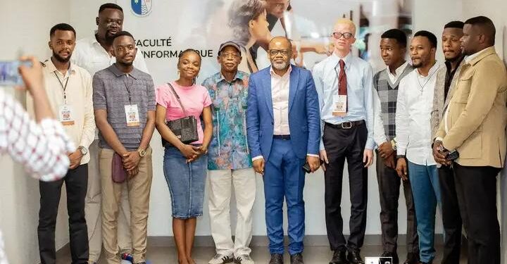 Mbujimayi : accueil triomphal des lauréats de l’UOM après leur brillante qualification au concours Mpandanjila
