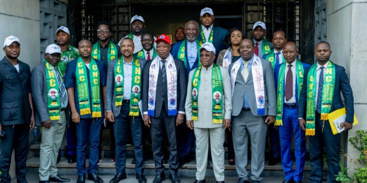 RDC | Le CNC de Pius Muabilu transmet à Félix Tshisekedi un projet d’une nouvelle Constitution et lance une campagne nationale de sensibilisation