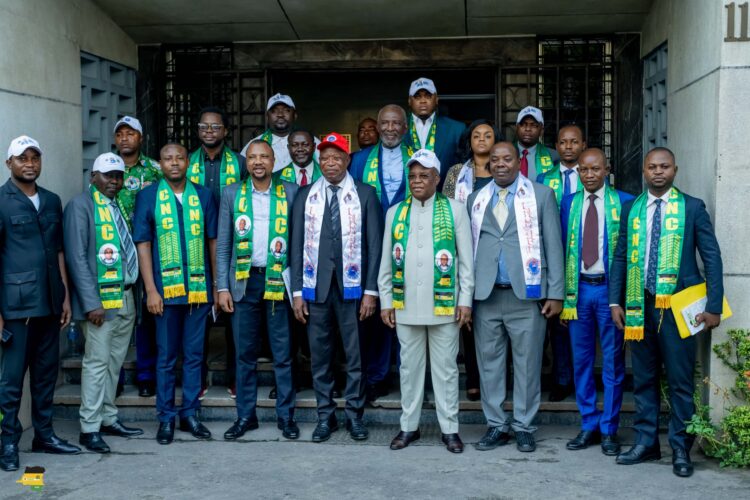 RDC | Le CNC de Pius Muabilu transmet à Félix Tshisekedi un projet d&rsquo;une nouvelle Constitution et lance une campagne nationale de sensibilisation