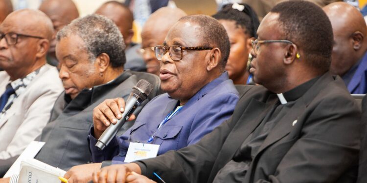 ESU : « Il faut adapter ses connaissances aux réalités et aux intérêts du pays », Professeur Isidore Ndaywel au premier Congrès d’études congolaises