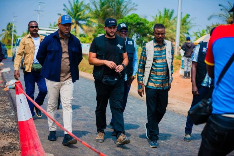 Kasaï Oriental : Tobie Kayumbi salue l’avancement des travaux d’asphaltage de la RN1 sur le tronçon Mbujimayi – Kabeya Kamwanga