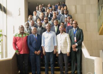RDC – Infrastructures : John Banza lance l&rsquo;évaluation des contrats et des concessions pour l’exercice 2025