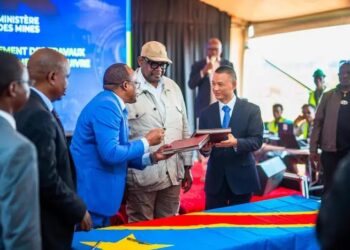 Kasaï-Oriental : Le ministre national des Mines lance les travaux de prospection des gisements de cuivre à Katende et inaugure une nouvelle ère de l’industrie minière dans le Kasaï