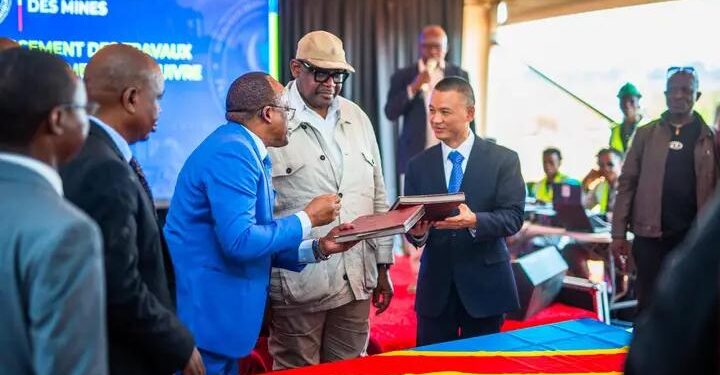 Kasaï-Oriental : Le ministre national des Mines lance les travaux de prospection des gisements du cuivre à Katende et inaugure une nouvelle ère de l’industrie minière dans le Kasaï