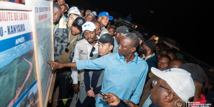 Lomami : John Banza Lunda poursuit sa caravane des infrastructures avec une étape stratégique à Mwene-Ditu