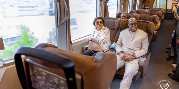 Kinshasa renoue avec le rail : Félix Tshisekedi lance la renaissance du train urbain, 15 ans après
