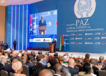 RDC | À Luanda, Félix Tshisekedi plaide pour des actes concrets en faveur de la paix mondiale