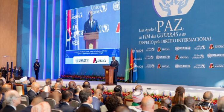 RDC | À Luanda, Félix Tshisekedi plaide pour des actes concrets en faveur de la paix mondiale
