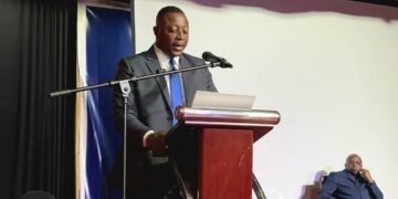 Nouvelle gouvernance sécuritaire en RDC : Claude Mbuyi engage la jeunesse congolaise dans un pacte patriotique avec le Gouvernement