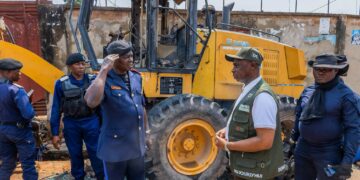 Kasaï-Oriental : Jean-Paul Mbwebwa Kapo condamne l’incendie d’un engin de CREC 7 après un accident mortel
