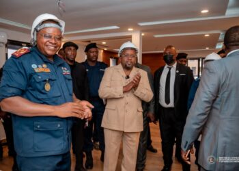 RDC – Réforme de la PNC : le Commissaire divisionnaire Mpiana présente au VPM de l’Intérieur et sécurité l&rsquo;état d’avancement des travaux du siège du Conseil supérieur de la Police